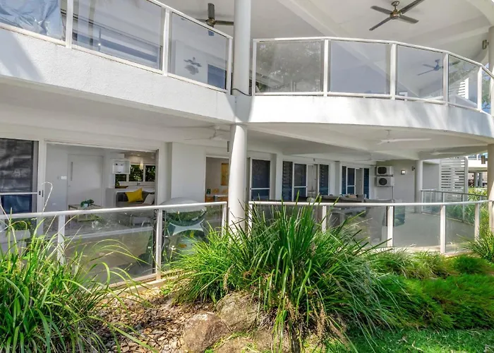 Island Point Villa 1 Port Douglas